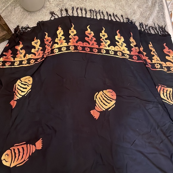 Patterned sarong - Picture 2 of 3